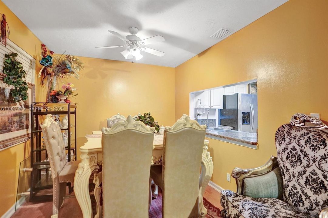 For Sale: $310,000 (2 beds, 2 baths, 1415 Square Feet)