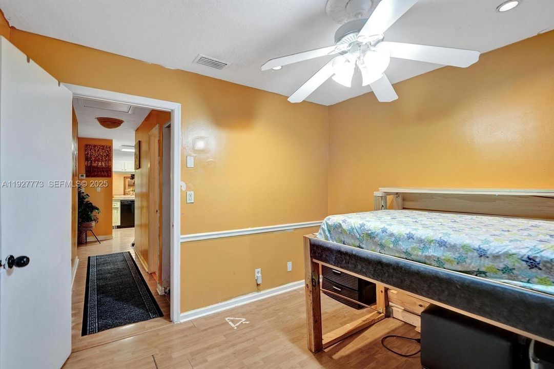 For Sale: $310,000 (2 beds, 2 baths, 1415 Square Feet)