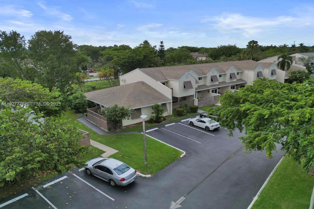 For Sale: $310,000 (2 beds, 2 baths, 1415 Square Feet)