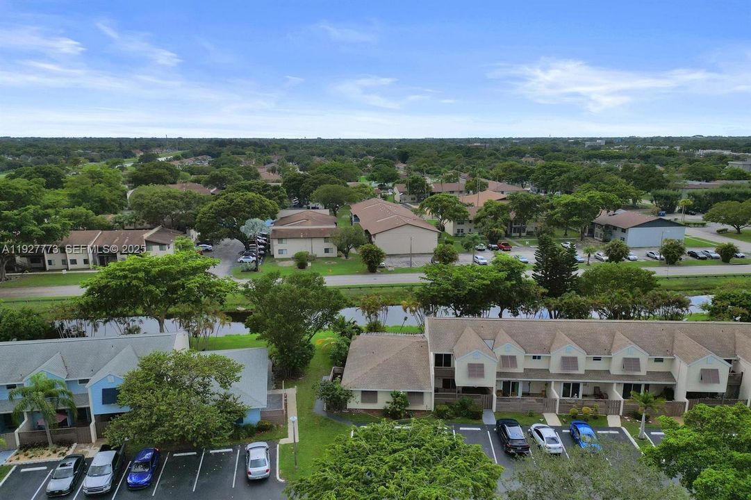 For Sale: $310,000 (2 beds, 2 baths, 1415 Square Feet)