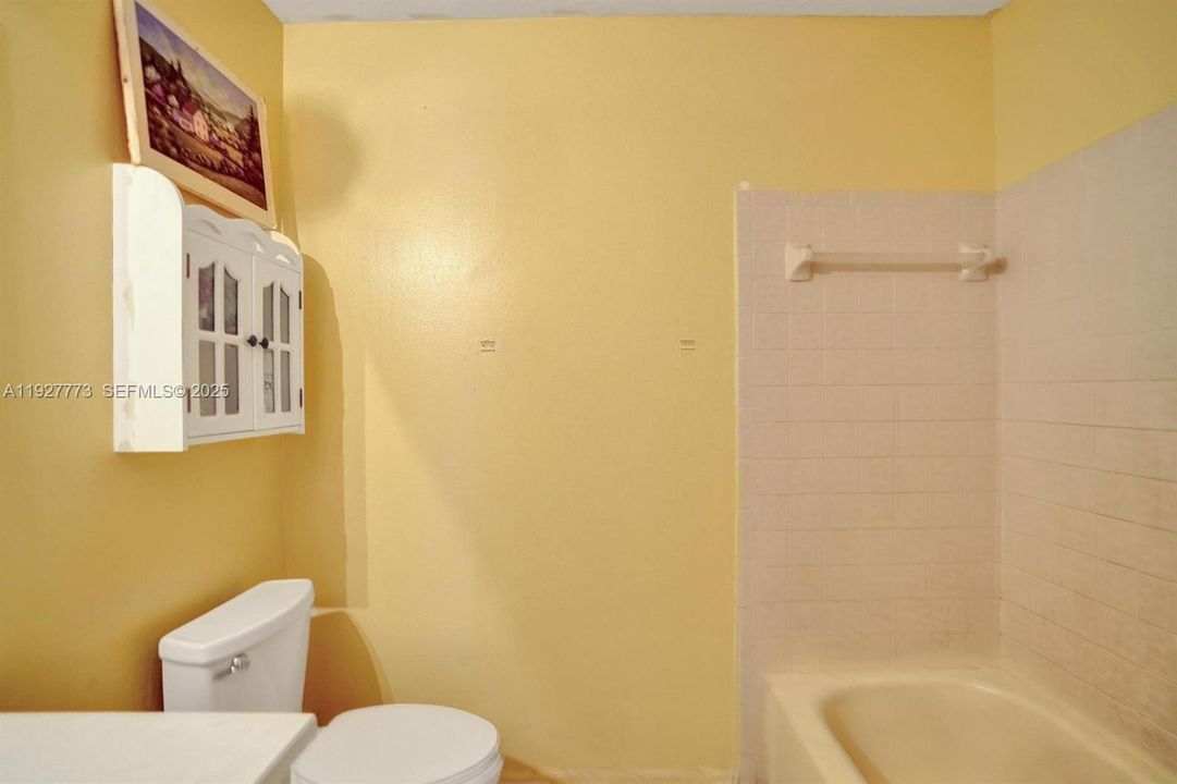 For Sale: $310,000 (2 beds, 2 baths, 1415 Square Feet)