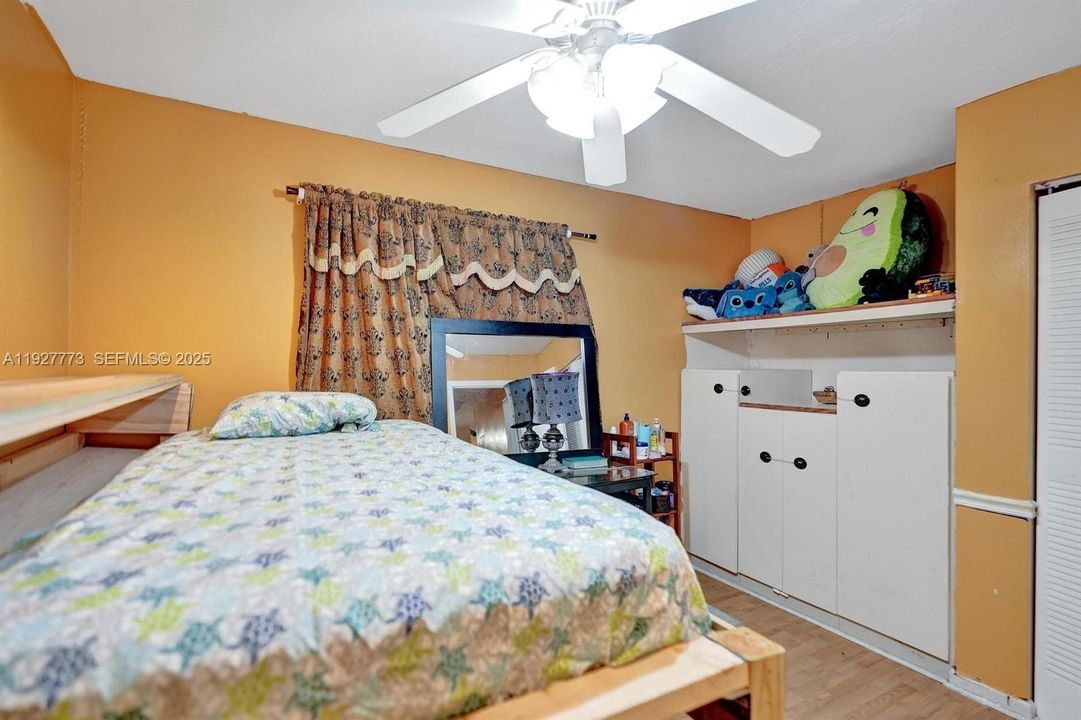 For Sale: $310,000 (2 beds, 2 baths, 1415 Square Feet)