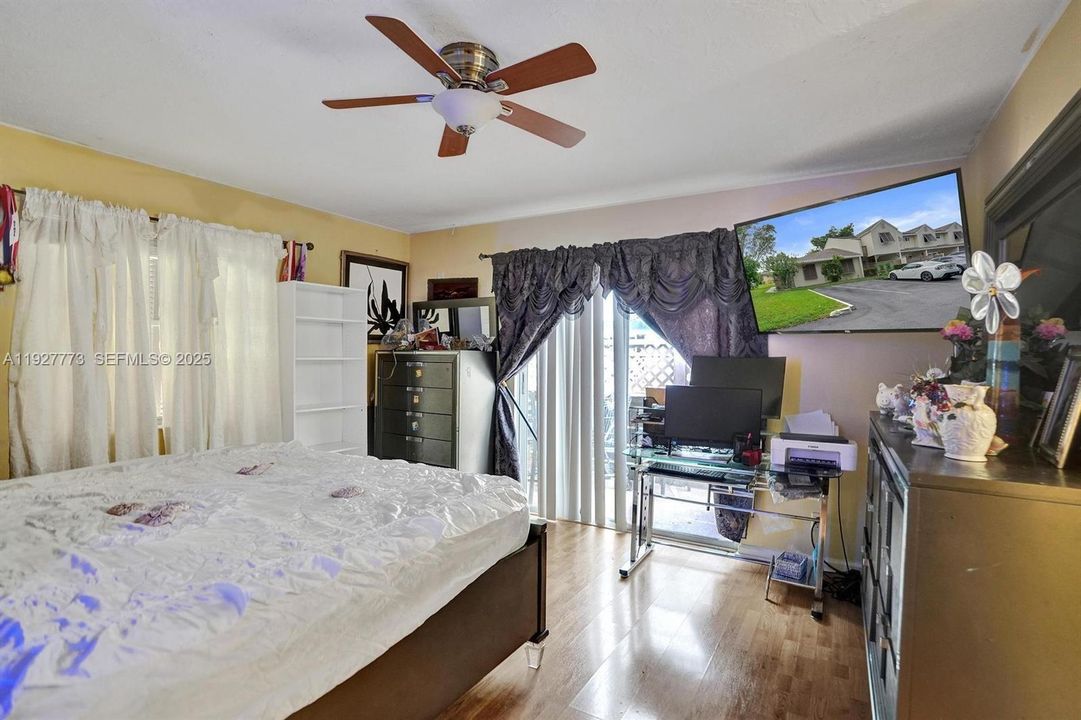 For Sale: $310,000 (2 beds, 2 baths, 1415 Square Feet)