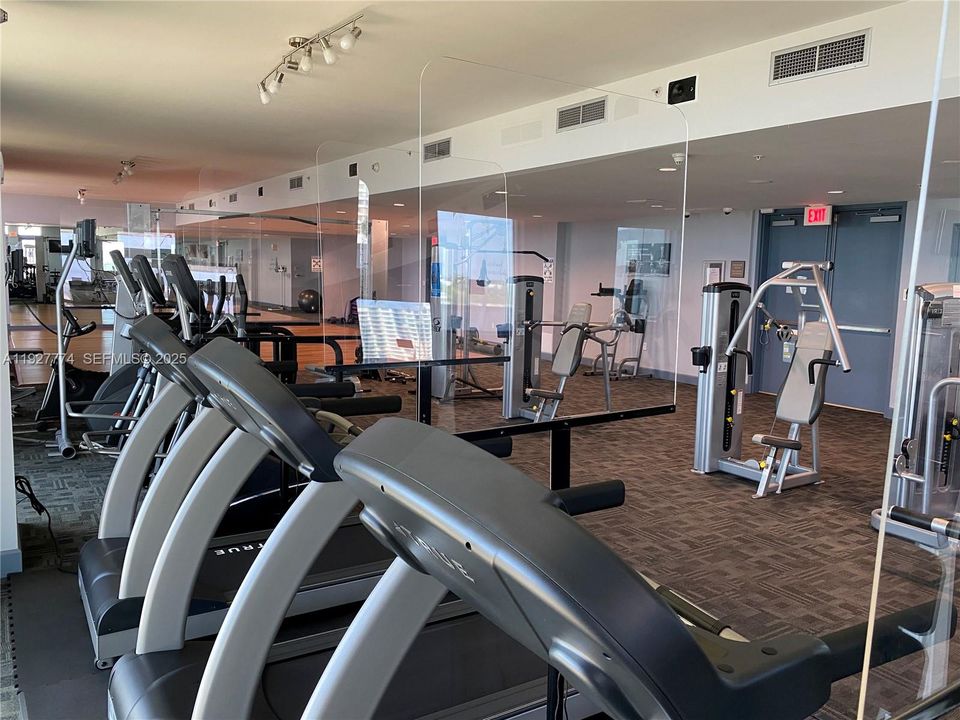 В аренду: $5,000 (2 спален, 2 ванн, 1753 Квадратных фут)