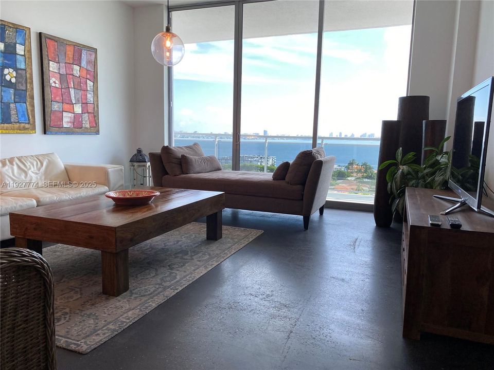 В аренду: $5,000 (2 спален, 2 ванн, 1753 Квадратных фут)