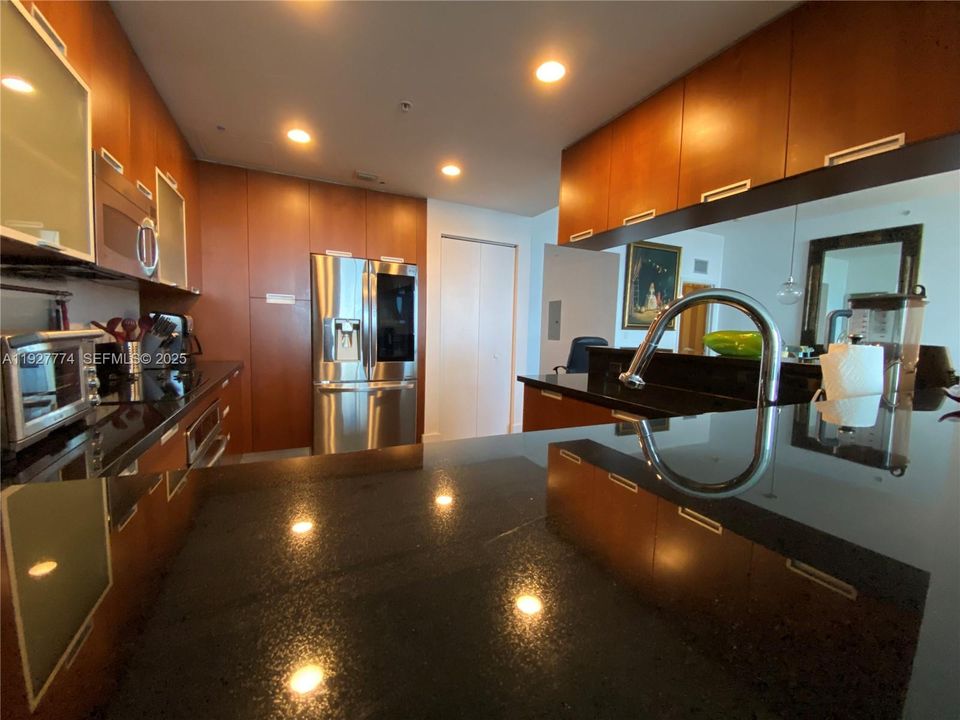 В аренду: $5,000 (2 спален, 2 ванн, 1753 Квадратных фут)