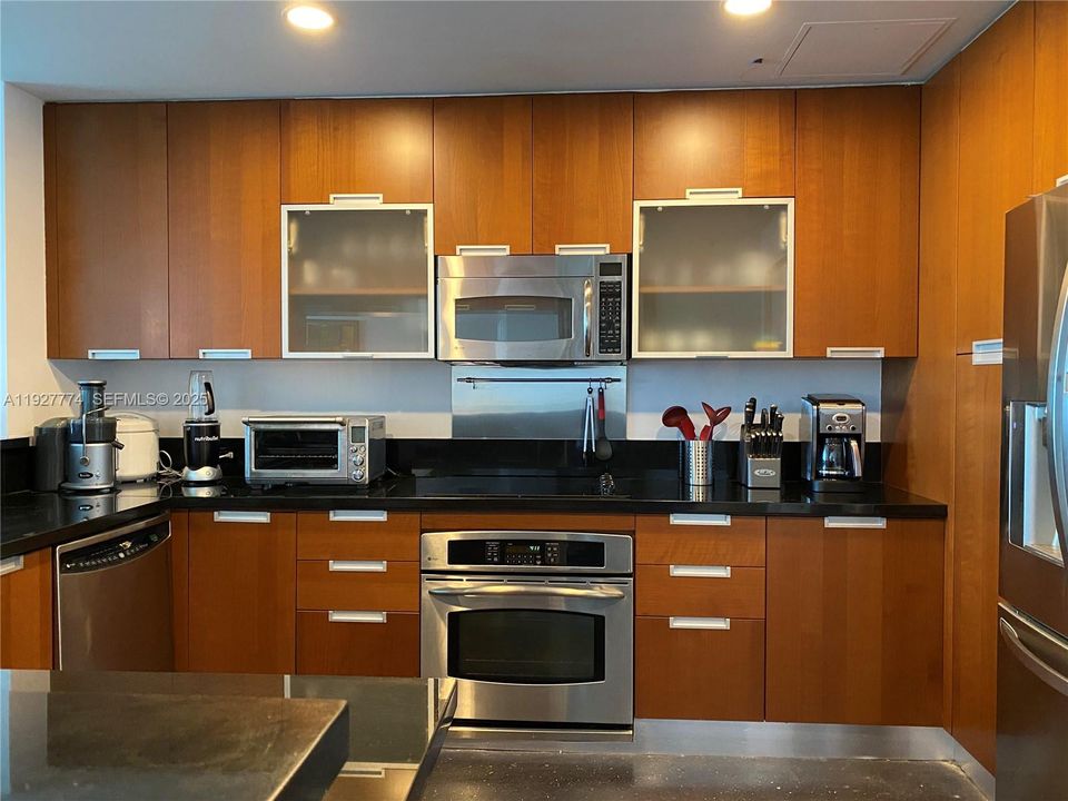 В аренду: $5,000 (2 спален, 2 ванн, 1753 Квадратных фут)