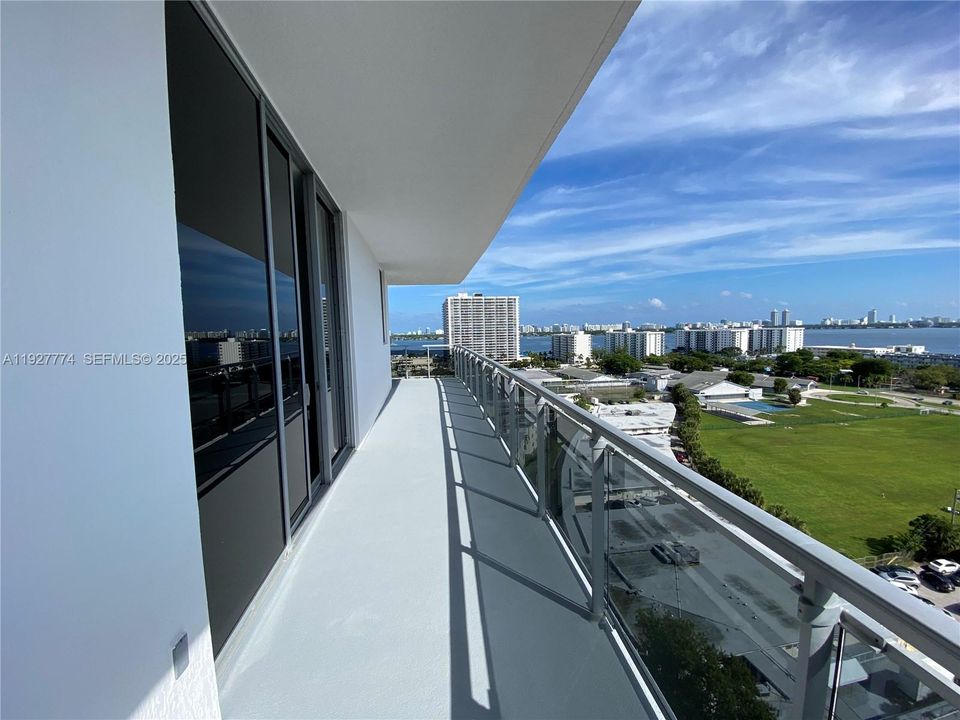 В аренду: $5,000 (2 спален, 2 ванн, 1753 Квадратных фут)