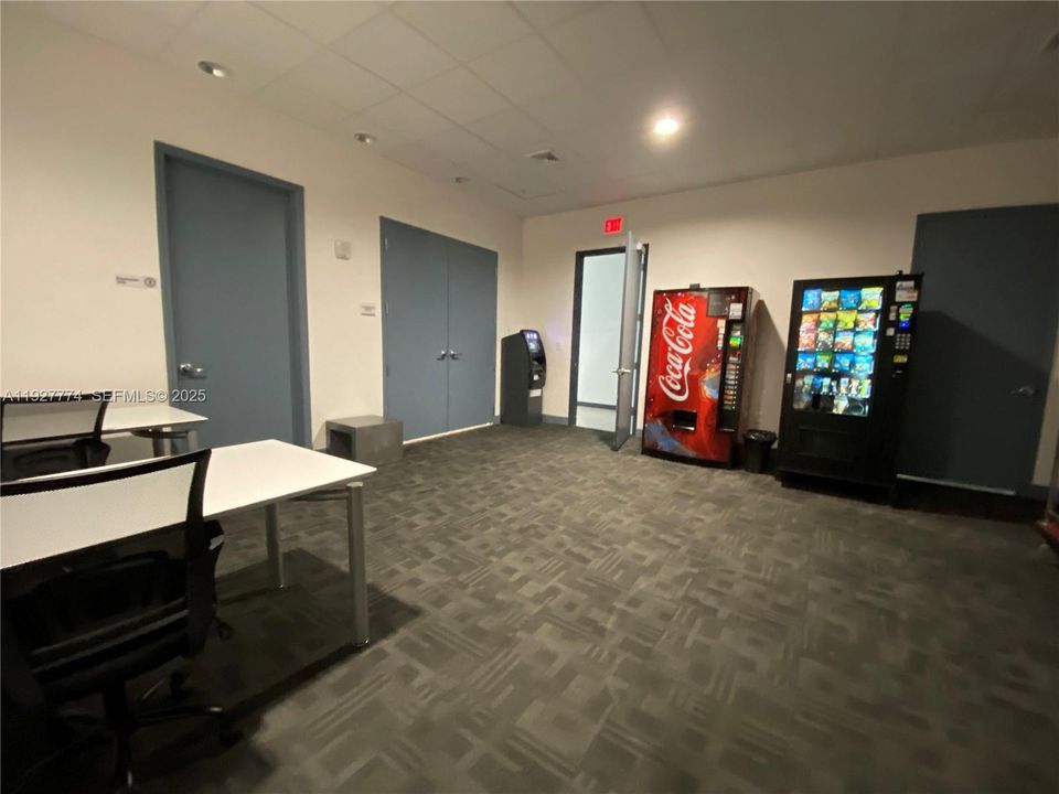 В аренду: $5,000 (2 спален, 2 ванн, 1753 Квадратных фут)