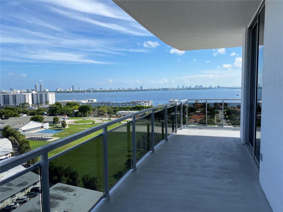 В аренду: $5,000 (2 спален, 2 ванн, 1753 Квадратных фут)