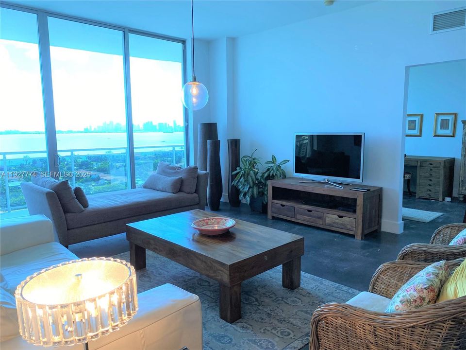 В аренду: $5,000 (2 спален, 2 ванн, 1753 Квадратных фут)