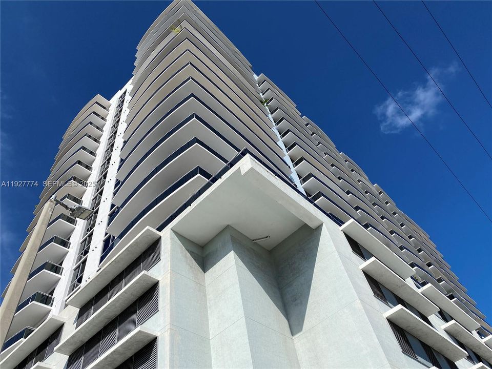 В аренду: $5,000 (2 спален, 2 ванн, 1753 Квадратных фут)