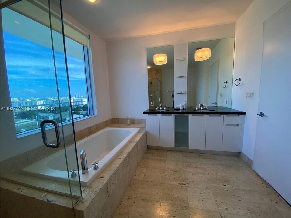 В аренду: $5,000 (2 спален, 2 ванн, 1753 Квадратных фут)