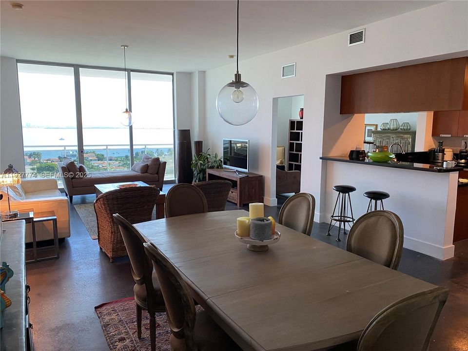 В аренду: $5,000 (2 спален, 2 ванн, 1753 Квадратных фут)