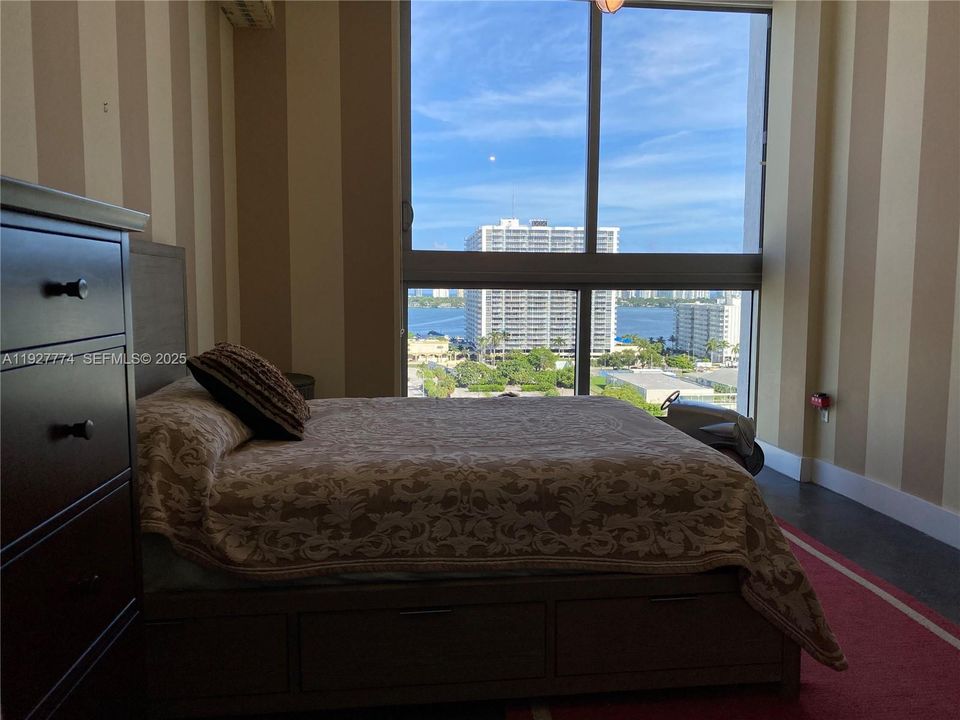 В аренду: $5,000 (2 спален, 2 ванн, 1753 Квадратных фут)