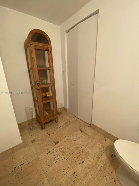 В аренду: $5,000 (2 спален, 2 ванн, 1753 Квадратных фут)