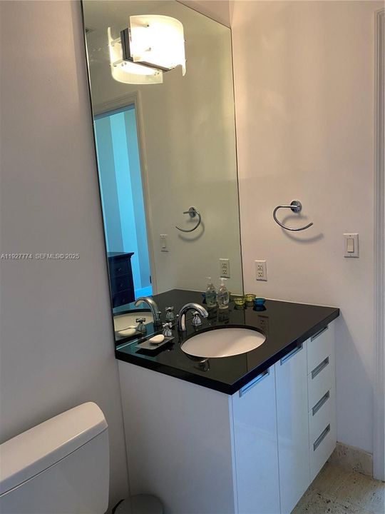 В аренду: $5,000 (2 спален, 2 ванн, 1753 Квадратных фут)