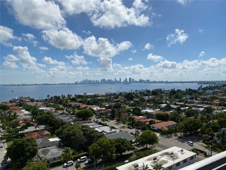 В аренду: $5,000 (2 спален, 2 ванн, 1753 Квадратных фут)