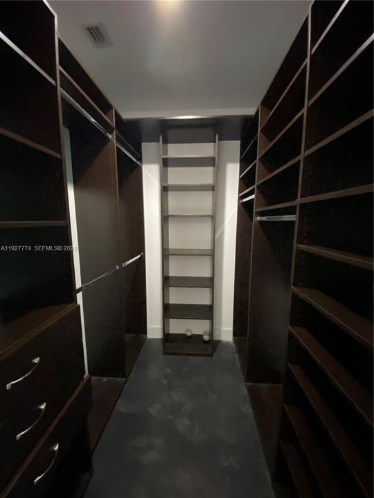 В аренду: $5,000 (2 спален, 2 ванн, 1753 Квадратных фут)