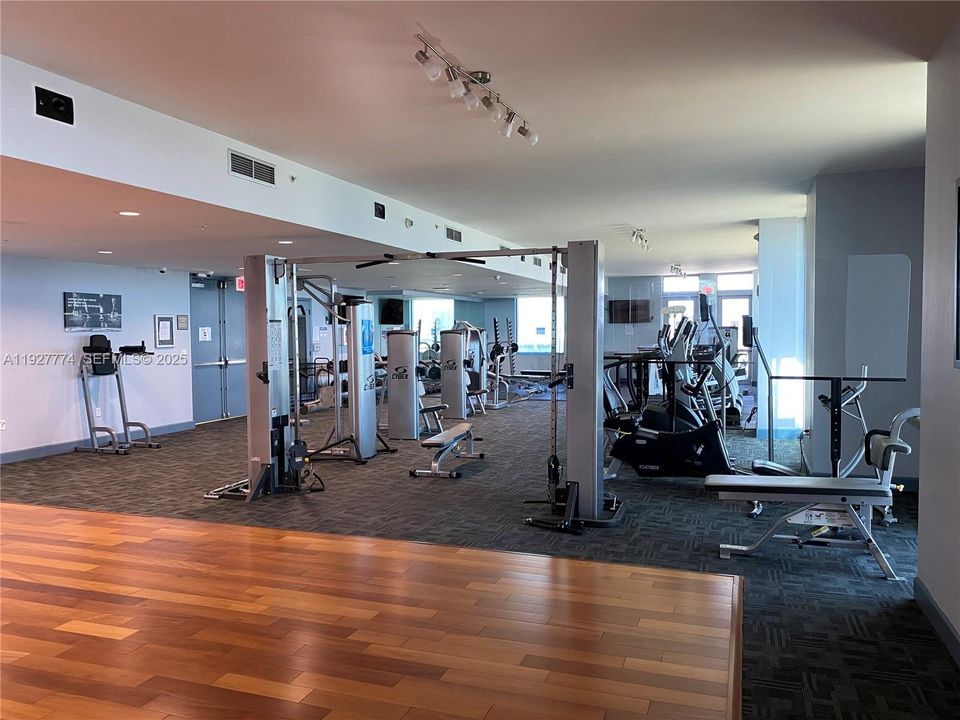 В аренду: $5,000 (2 спален, 2 ванн, 1753 Квадратных фут)