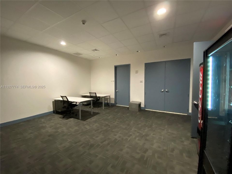 В аренду: $5,000 (2 спален, 2 ванн, 1753 Квадратных фут)