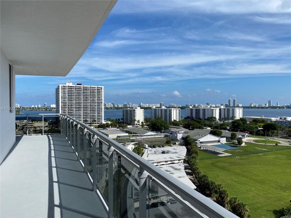 В аренду: $5,000 (2 спален, 2 ванн, 1753 Квадратных фут)