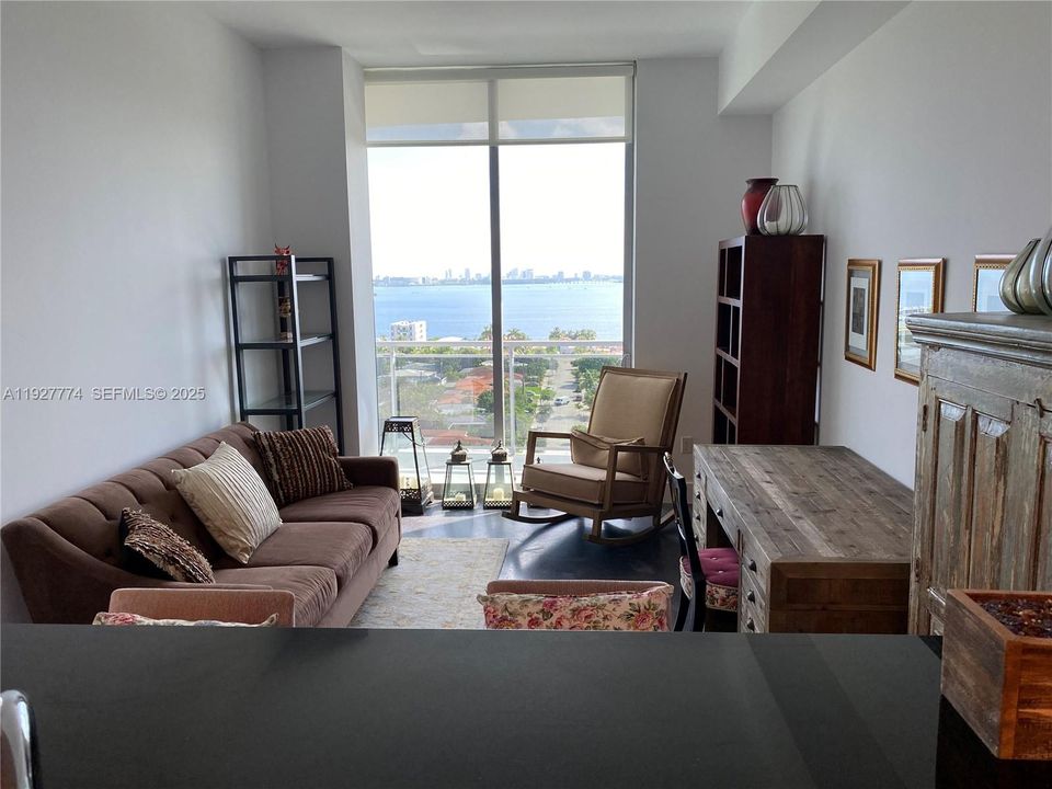 В аренду: $5,000 (2 спален, 2 ванн, 1753 Квадратных фут)