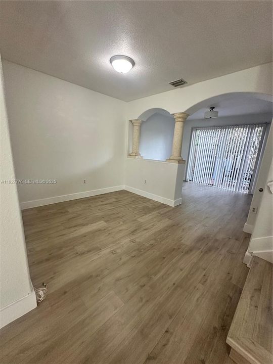 En Renta: $2,500 (3 camas, 3 baños, 1302 Pies cuadrados)