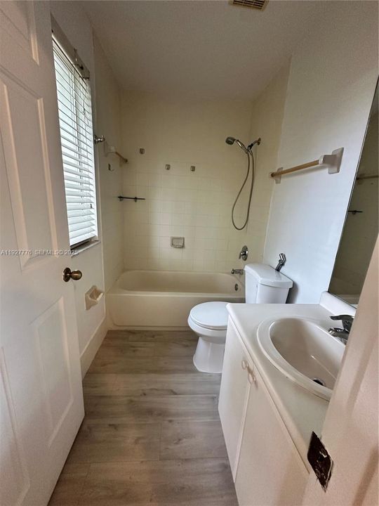 En Renta: $2,500 (3 camas, 3 baños, 1302 Pies cuadrados)