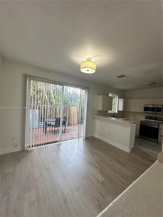 En Renta: $2,500 (3 camas, 3 baños, 1302 Pies cuadrados)