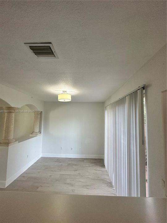 En Renta: $2,500 (3 camas, 3 baños, 1302 Pies cuadrados)