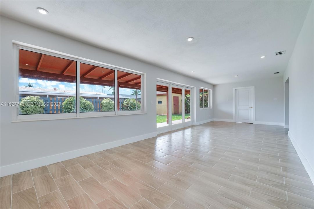 В аренду: $6,500 (3 спален, 2 ванн, 2388 Квадратных фут)