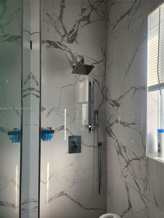 For Sale: $975,000 (4 beds, 3 baths, 2533 Square Feet)