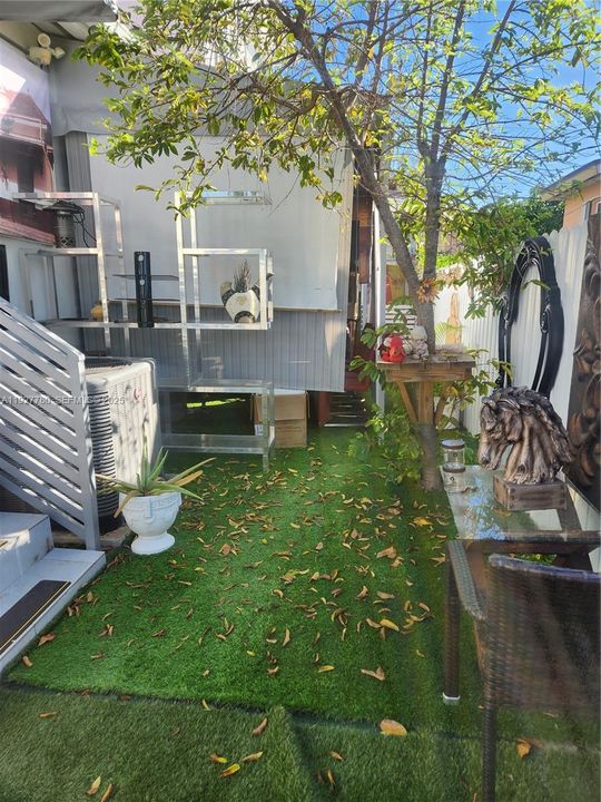 For Sale: $975,000 (4 beds, 3 baths, 2533 Square Feet)