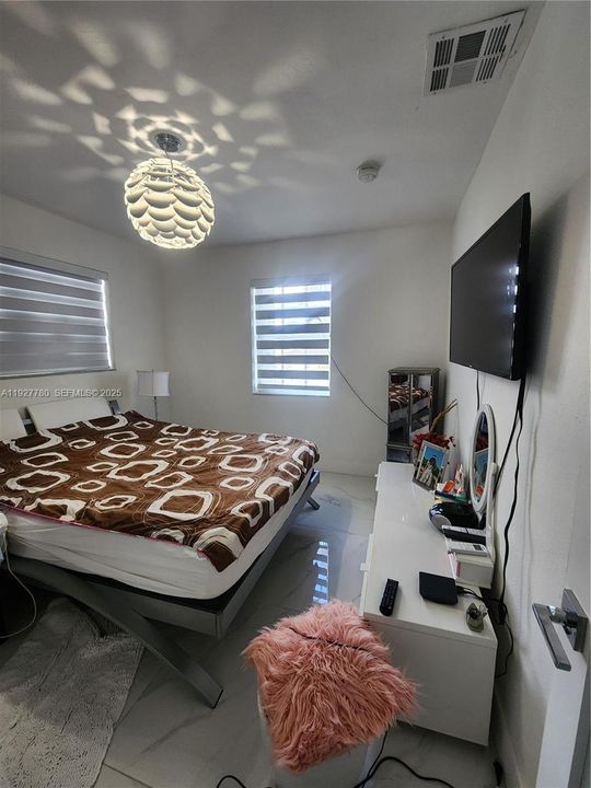 For Sale: $975,000 (4 beds, 3 baths, 2533 Square Feet)