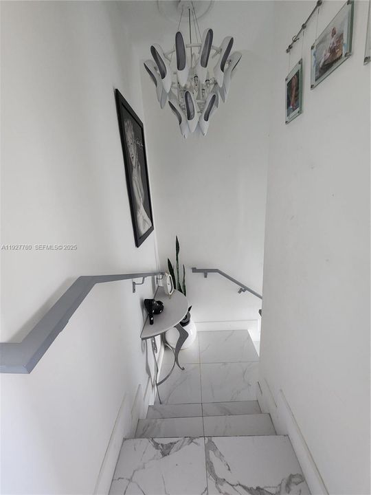 For Sale: $975,000 (4 beds, 3 baths, 2533 Square Feet)