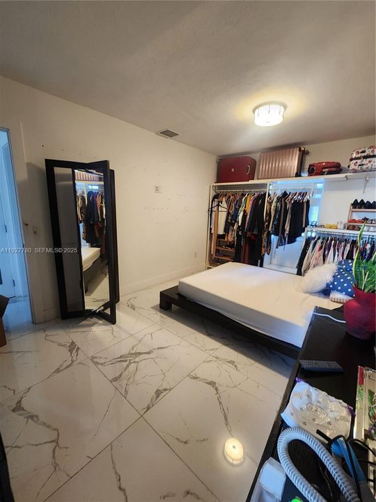 For Sale: $975,000 (4 beds, 3 baths, 2533 Square Feet)