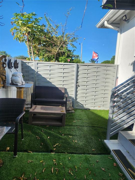 For Sale: $975,000 (4 beds, 3 baths, 2533 Square Feet)