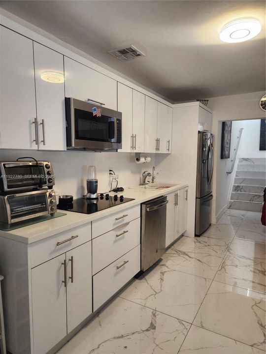 For Sale: $975,000 (4 beds, 3 baths, 2533 Square Feet)