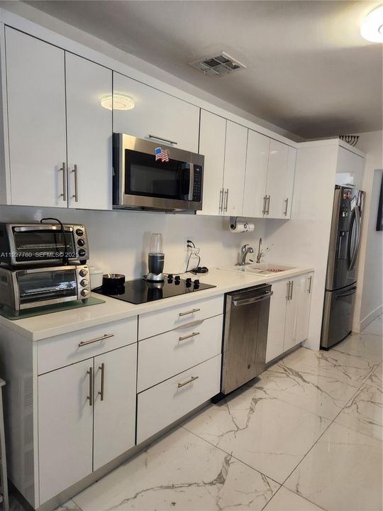 For Sale: $975,000 (4 beds, 3 baths, 2533 Square Feet)