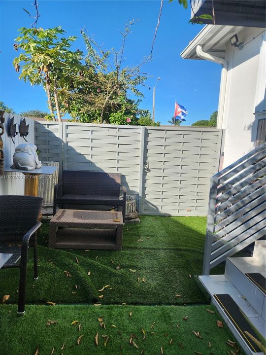 For Sale: $975,000 (4 beds, 3 baths, 2533 Square Feet)