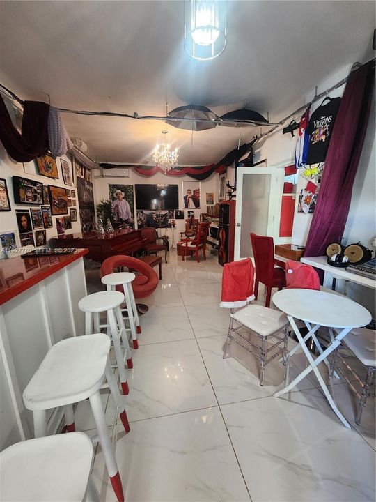 For Sale: $975,000 (4 beds, 3 baths, 2533 Square Feet)