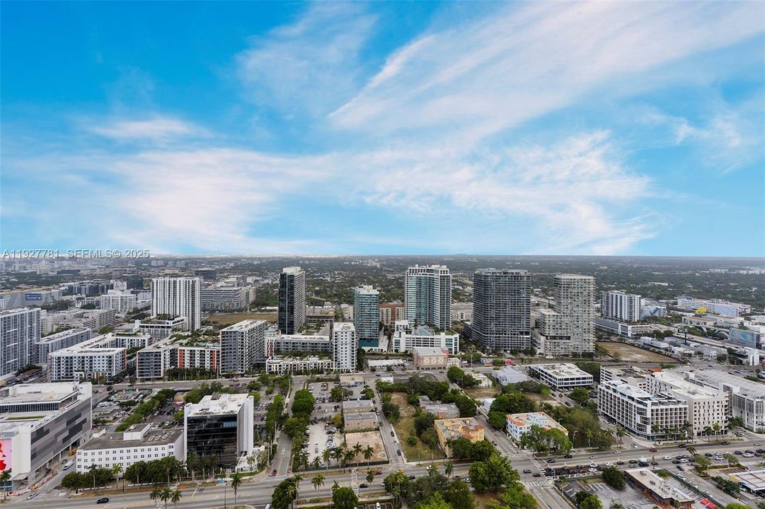 В аренду: $4,000 (1 спален, 1 ванн, 833 Квадратных фут)