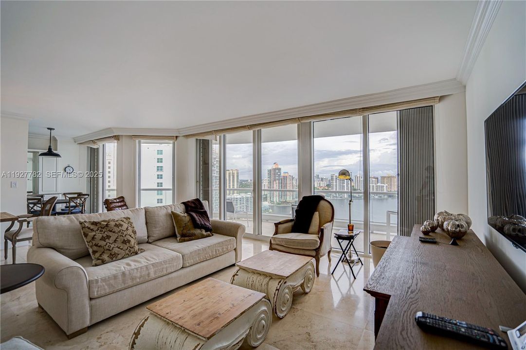 В аренду: $10,000 (3 спален, 3 ванн, 2390 Квадратных фут)