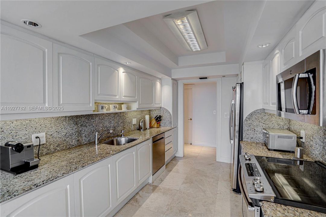 В аренду: $10,000 (3 спален, 3 ванн, 2390 Квадратных фут)