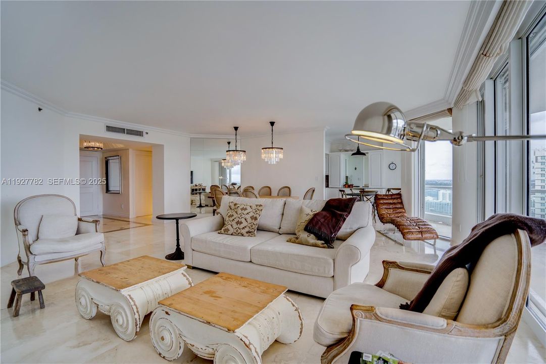 В аренду: $10,000 (3 спален, 3 ванн, 2390 Квадратных фут)