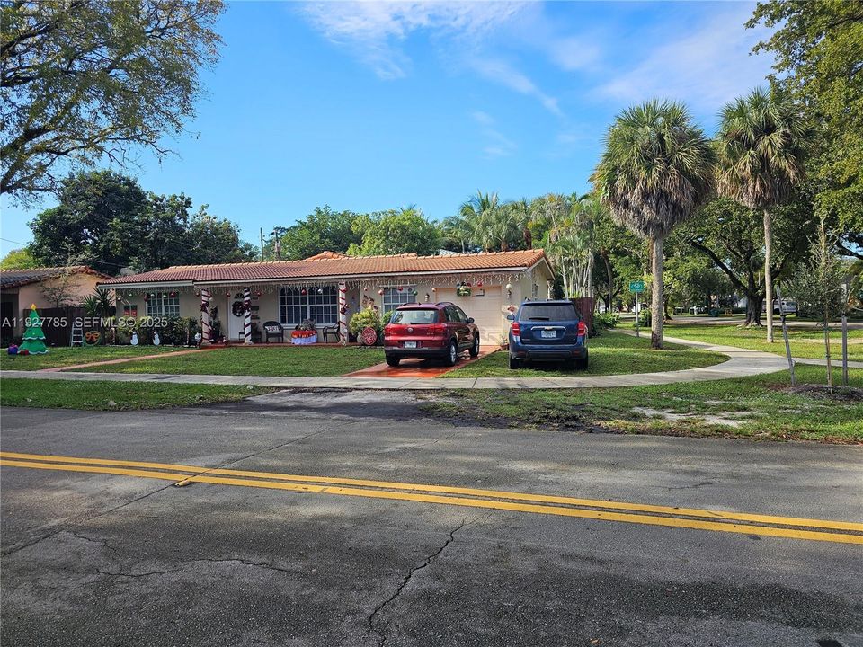 待售: $750,000 (3 贝兹, 2 浴室, 1554 平方英尺)