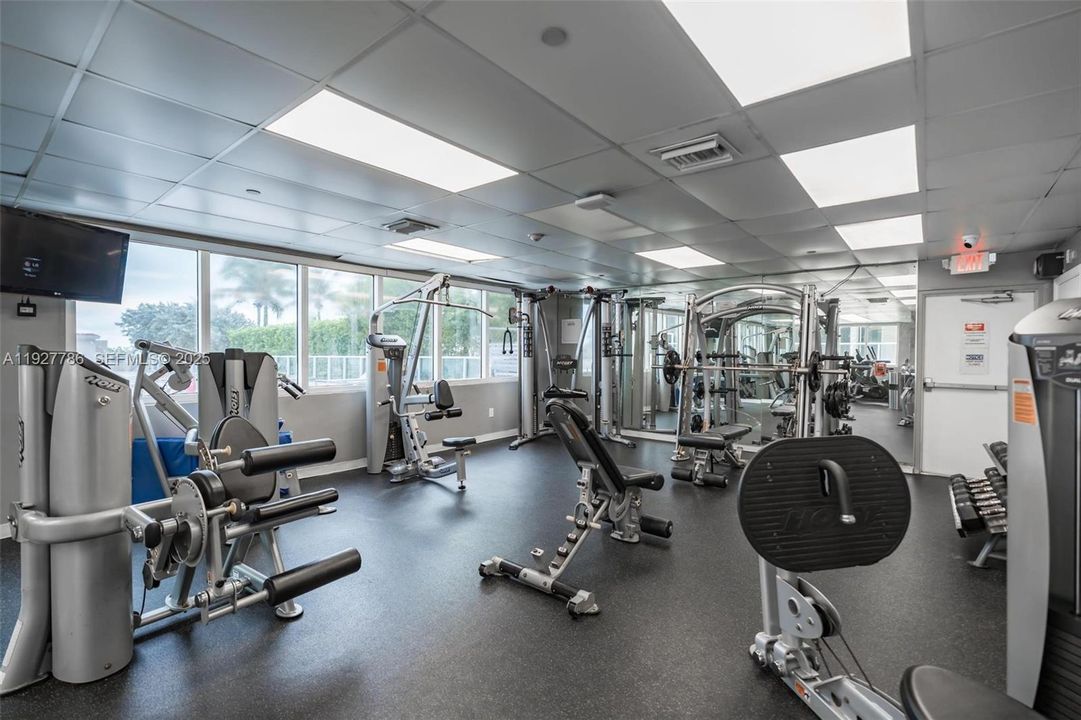 В аренду: $2,000 (0 спален, 1 ванн, 360 Квадратных фут)