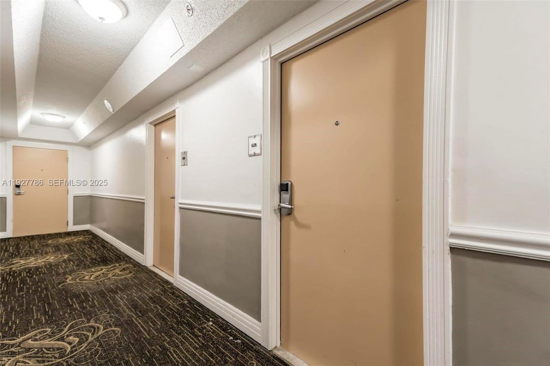 В аренду: $2,000 (0 спален, 1 ванн, 360 Квадратных фут)