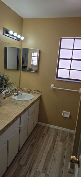 На продажу: $419,000 (5 спален, 2 ванн, 0 Квадратных фут)